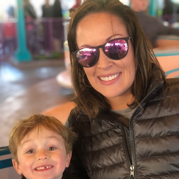 Meet your Posher, Erin - Picture 1 of 1